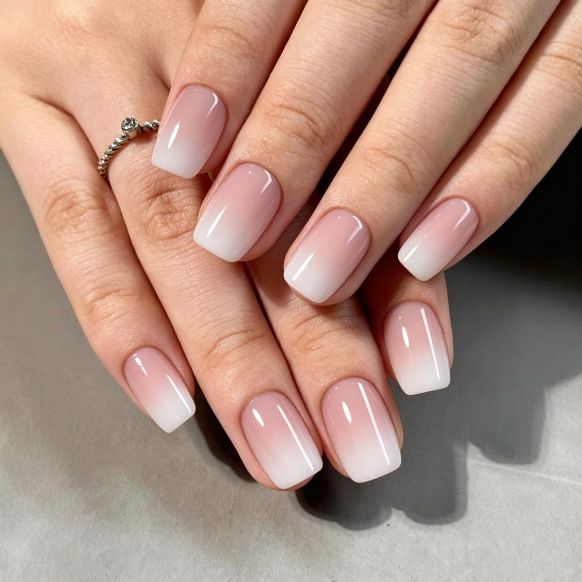 24Pcs Nail Press ons, Medium Press On Nails Almond Nude Pink Fake Nails with Cat's Eye Glossy High-end Design, Acrylic Artificial False Stick On Nails for Women Girls