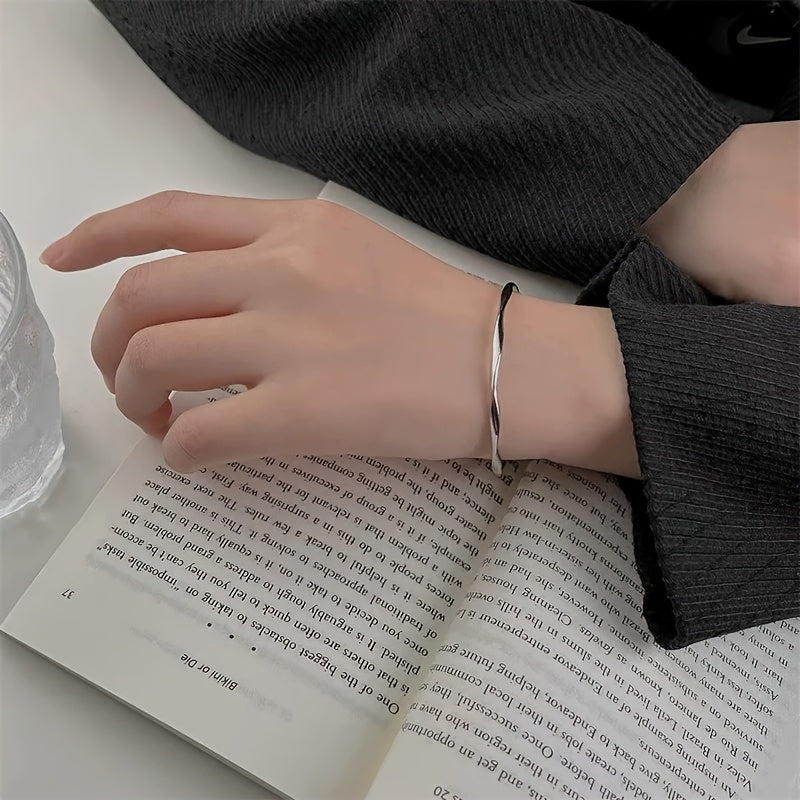 1pc Vintage Golden Silver Twisted Wave Bangle Elegant Simple Open Bracelet with Ball Ends Delicate Metal Wrist Jewelry Accessories for Women