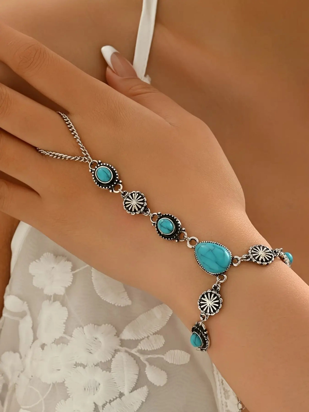 Women's Vintage Ethnic Style Bracelet, Elegant Jewelry Bracelet, Boho Style Bracelet, High Quality Bracelet, Summer Bohemian Design, Zinc Alloy Material, Geometric & Water Drop Patterns, Metal Finish, Bohemian Bracelets