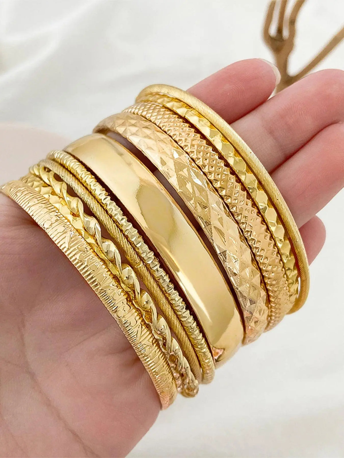 Women's 10pcs Textured Metal Design Bangle, Boho Ethnic Jewelry for Beach Party Vacation, Metal Bangles for Women Girl Gift Daily Use, Stackable Bracelets, Bangle Bracelet Set, Fashionable Bracelet Style