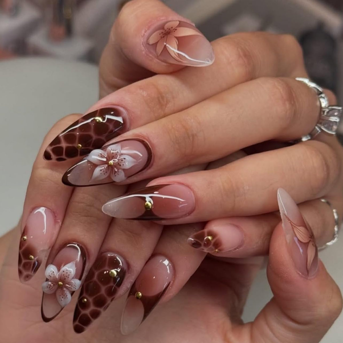 CTTHNBD Press on Nails Almond, Medium, French Tip Fake Nails