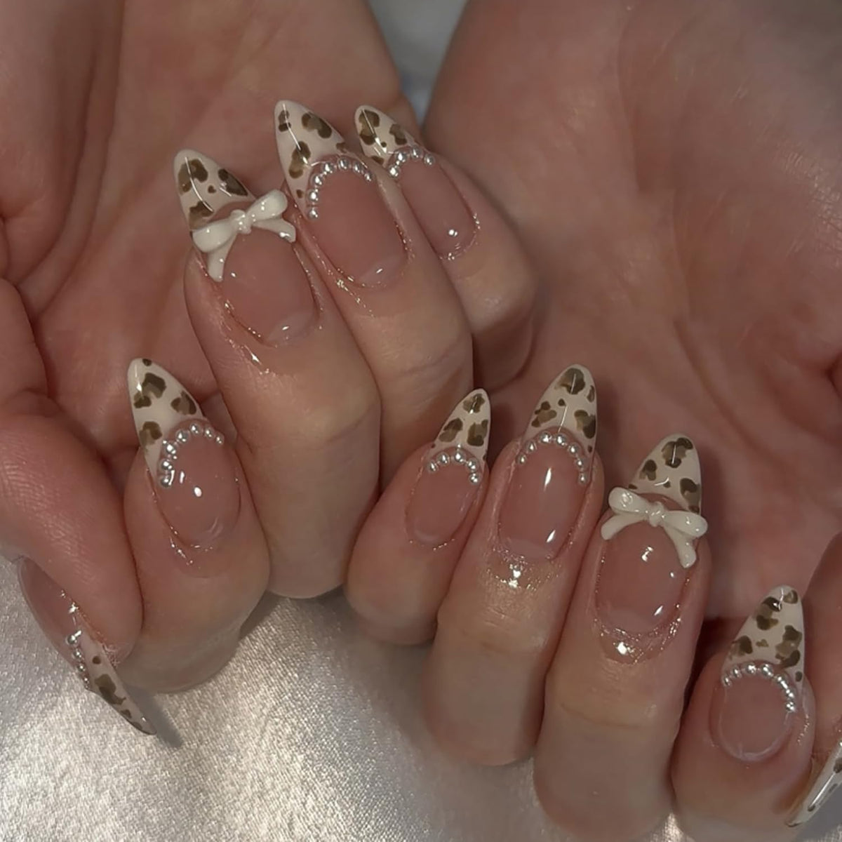 Medium Press On Nails Almond Fake Nails French Tip Nails Press Ons With Leopard Print Designs 3D Bow False Nails Artificial Acrylic Glue On Nail Glossy Stick On Nail For Women Girls