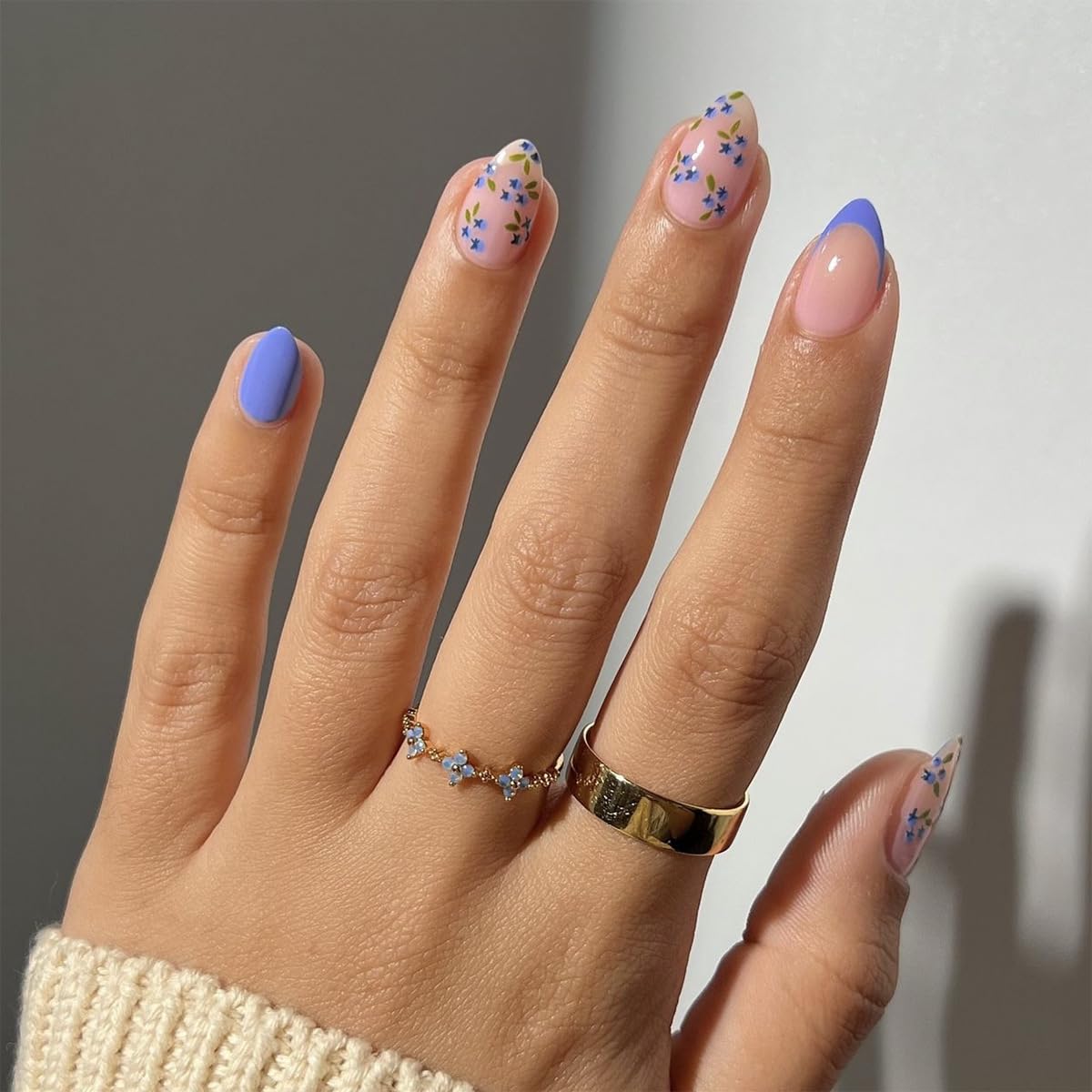Fall Short Press On Nails Almond, Nude Fake Nails accented with golden glitter and Graceful White Floral Petal Design, Glossy Gel Finish Acrylic Nails, Natural Reusable Glue On Nails for Women
