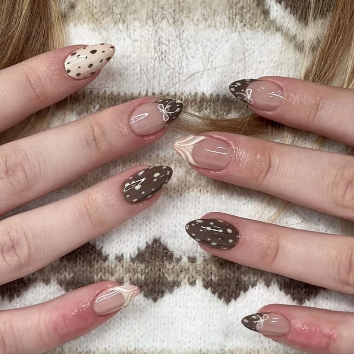 Press on Nails - Short Almond, Cute Polka Dot
