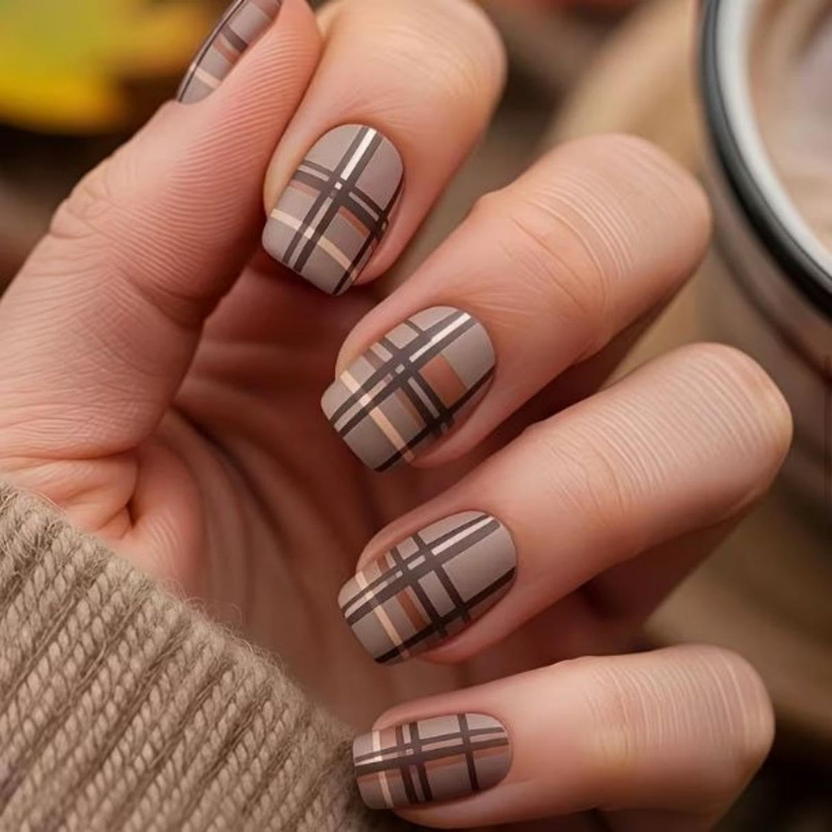 24Pcs Fall Press on Nails Short Square Fake Nails with Plaid Design Matte Khaki Artificial Nails Reusable Acrylic Nail Full Cover for Women and Girls Nail Decorations