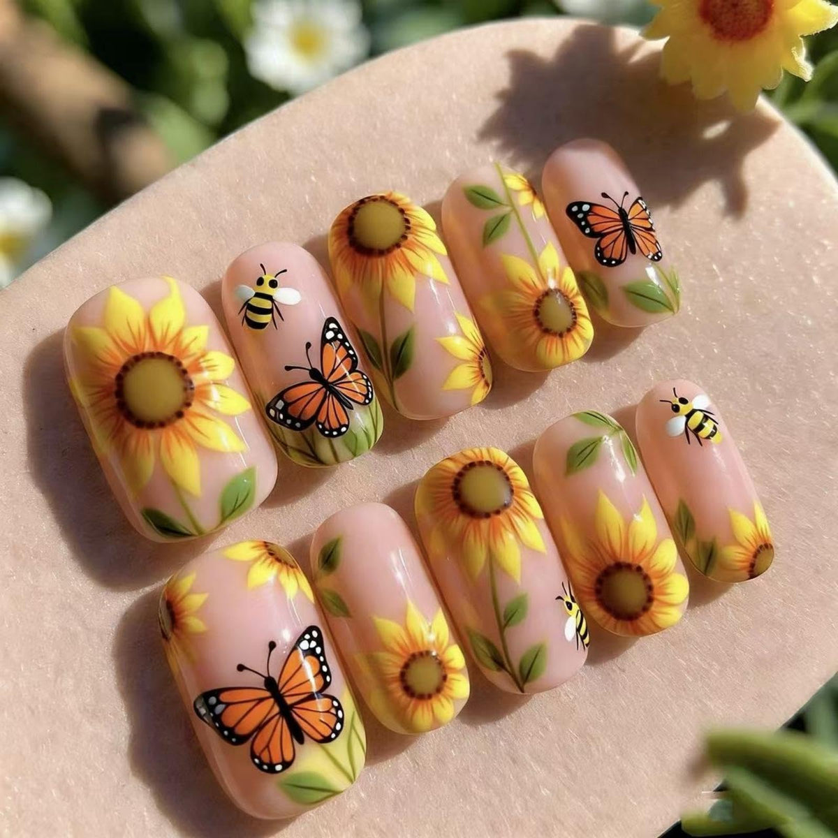 24Pcs Fall Press on Nails Short Square Fake Nails with Plaid Design Matte Khaki Artificial Nails Reusable Acrylic Nail Full Cover for Women and Girls Nail Decorations
