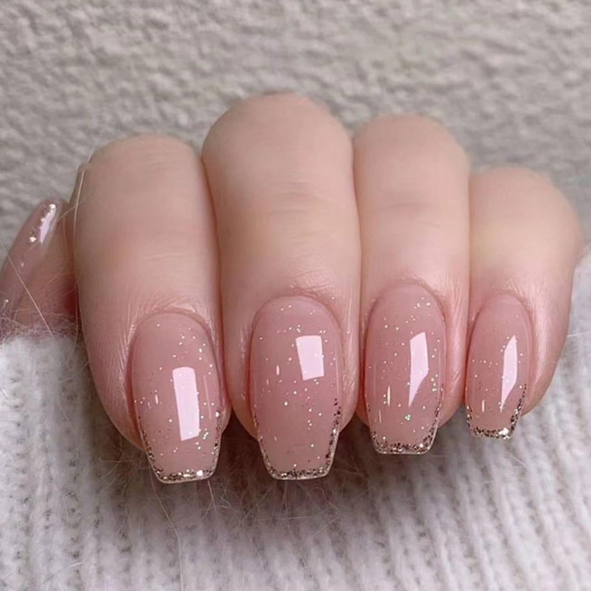 Hkanlre Medium Green Press on Nails French Fake Nails Tips Full Cover Square False Marble Nails for Women and Girls 24PCS