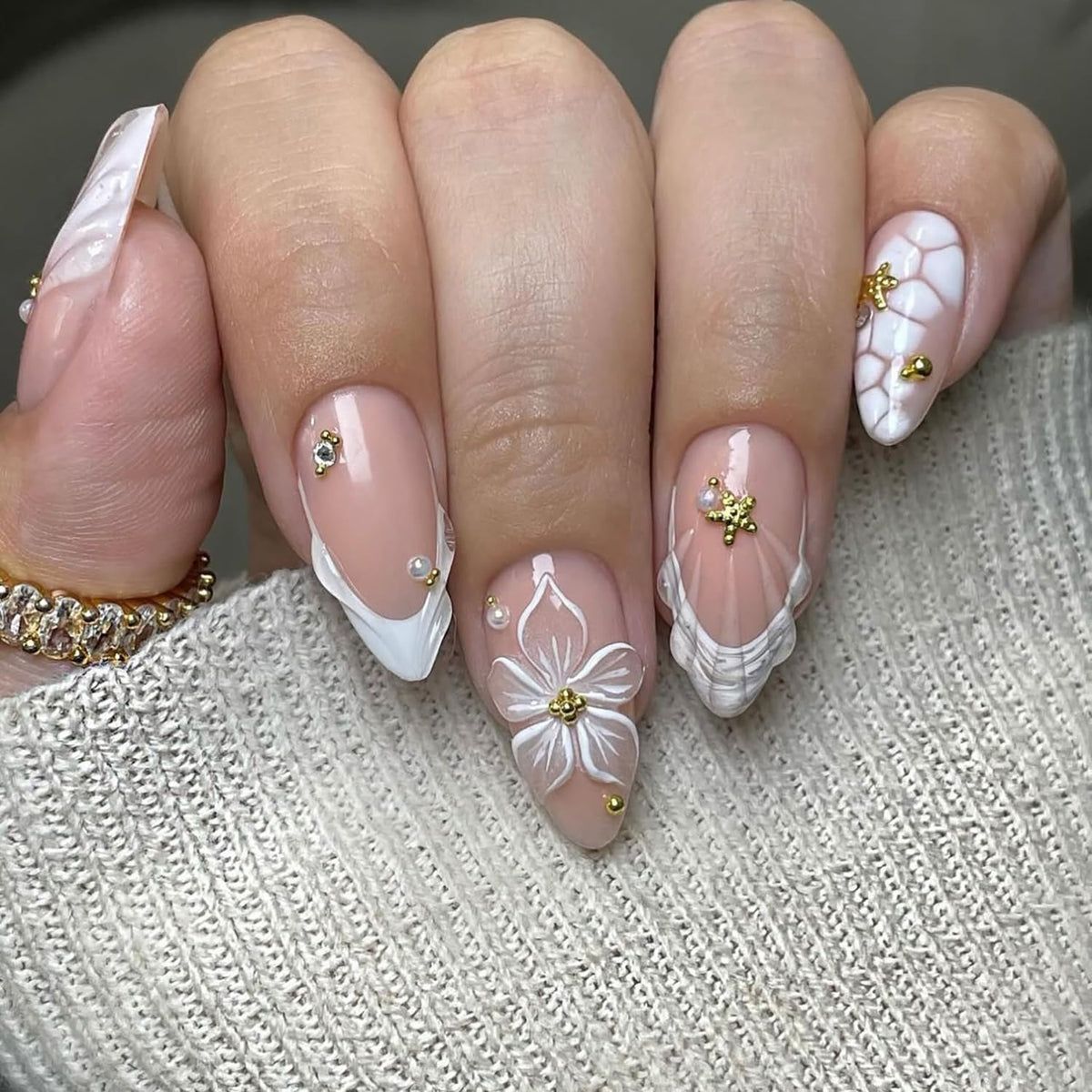 30Pcs Pink Press on Nails Medium Almond Fake Nails with 3D Flowers Pearl Designs Gold Flower False Nails Pink Gradient Acrylic Nail Tips Peach Blossoms Full Cover Stick on Nails for Women