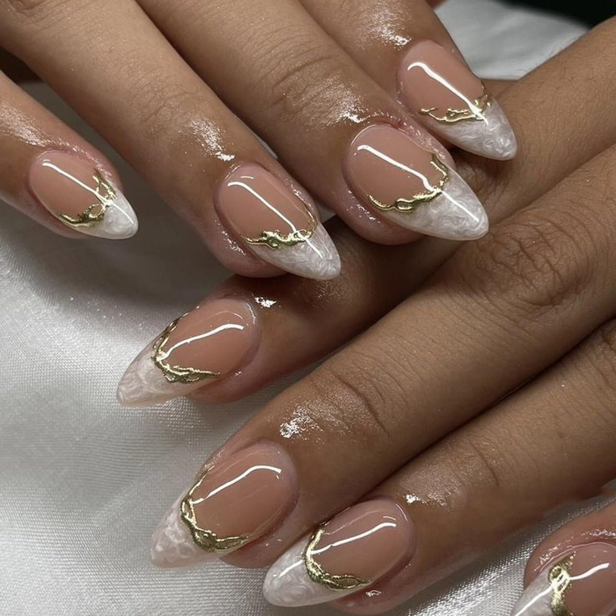 24Pcs Square Press on Nails Medium Length Fake Nails with Rhinestone Designs Bow Pink French Tip False Nails Cute Full Cover Reusable Stick on Nails for Women Girls Manicure Kit
