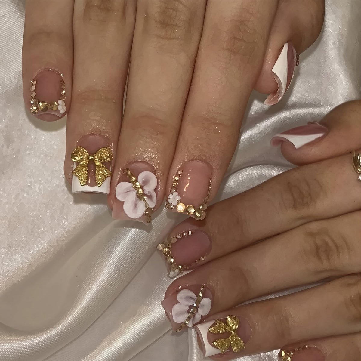 30Pcs Pink Press on Nails Medium Almond Fake Nails with 3D Flowers Pearl Designs Gold Flower False Nails Pink Gradient Acrylic Nail Tips Peach Blossoms Full Cover Stick on Nails for Women