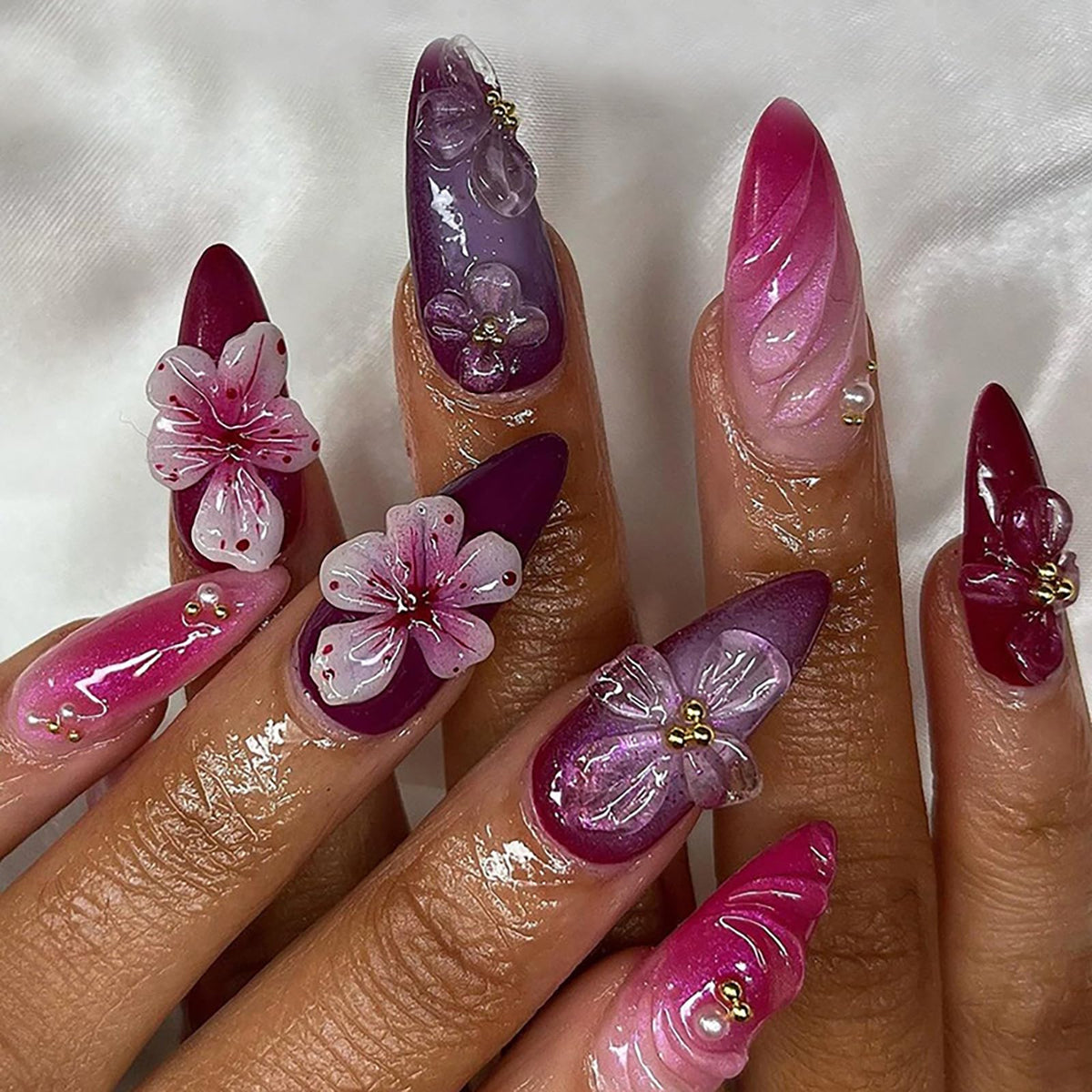 24Pcs Medium Almond Press on Nails French Tip Fake Nails with Brown Leopard Gold Line Design Glossy Reusable False Nail Artificial Acrylic Nails Press ons Holiday Stick on Nails for Women DIY Manicure