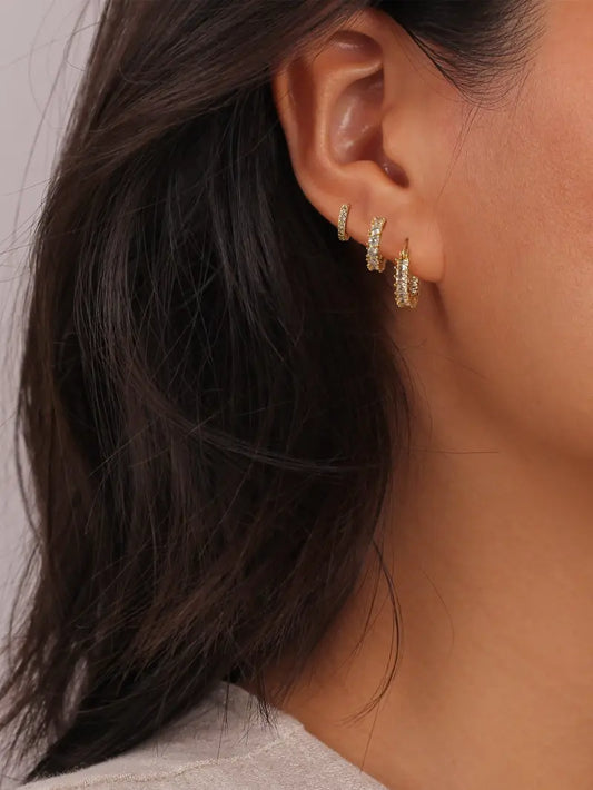 CAROVO 14K Gold-Plated Brass Huggie Hoop Earrings Set with Rhinestone Cubic Zirconia - Thick, Chunky Small Hoops, Female Daily Wear Fashion Jewelry, Gifts for Women