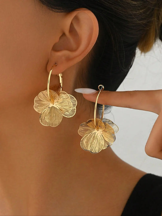 Pair of Elegant Petal Bohemian Earrings for Women, Stylish and Fashionable Accessory for Daily Wear, Perfect Gift for Her