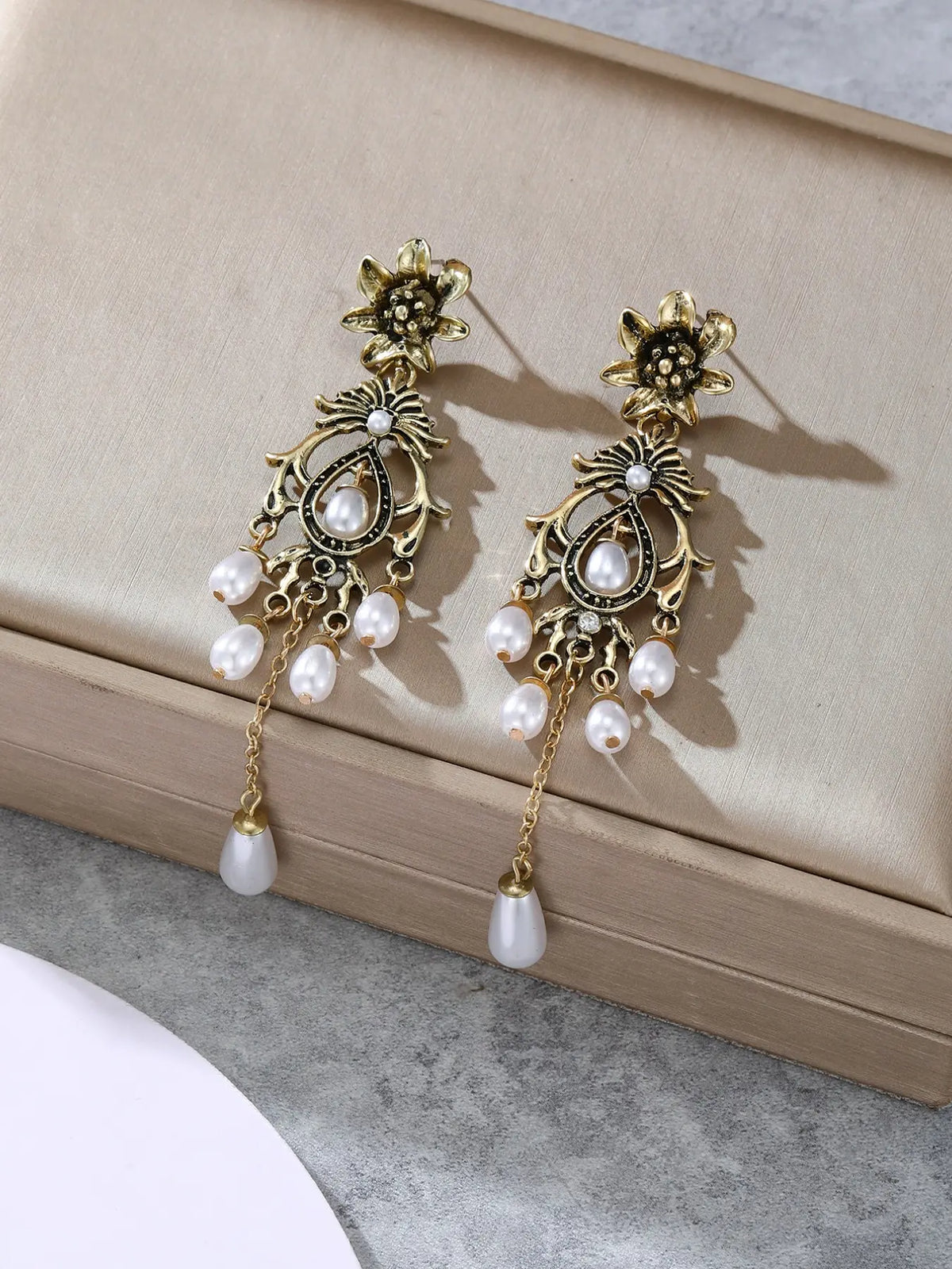 Vintage Palace Style Pearl Embellished Fringe Long Dangly Earrings, Dangle Earring, Elegant Ancient Style Women's Party Vacation Unique Earrings, Pair Earrings Jewelry