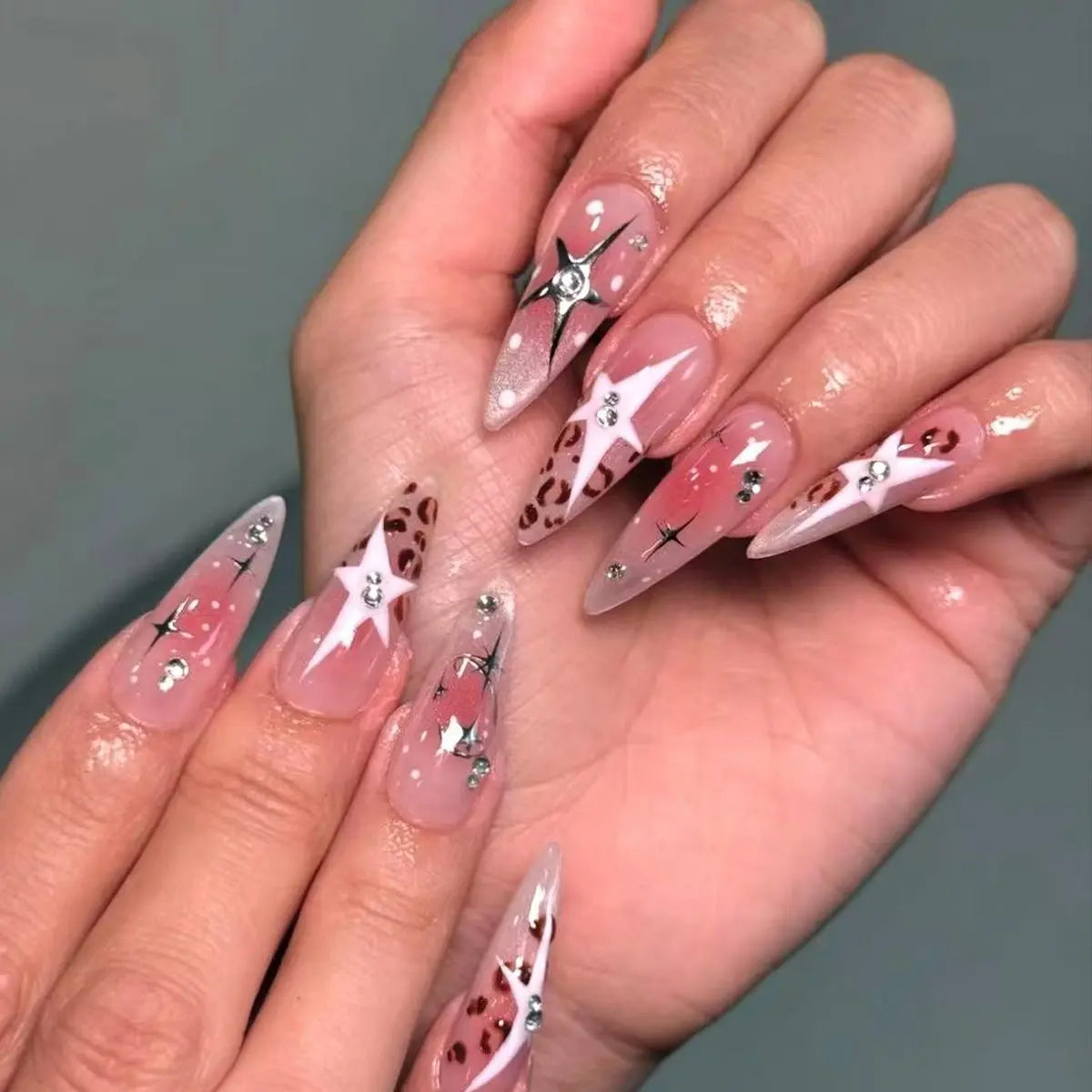 24 Pcs Y2K Gradient Stiletto Press on Nails, Star & Leopard Print, Silver Color Rhinestone Charms, False Nails for Party, Removable False Nails