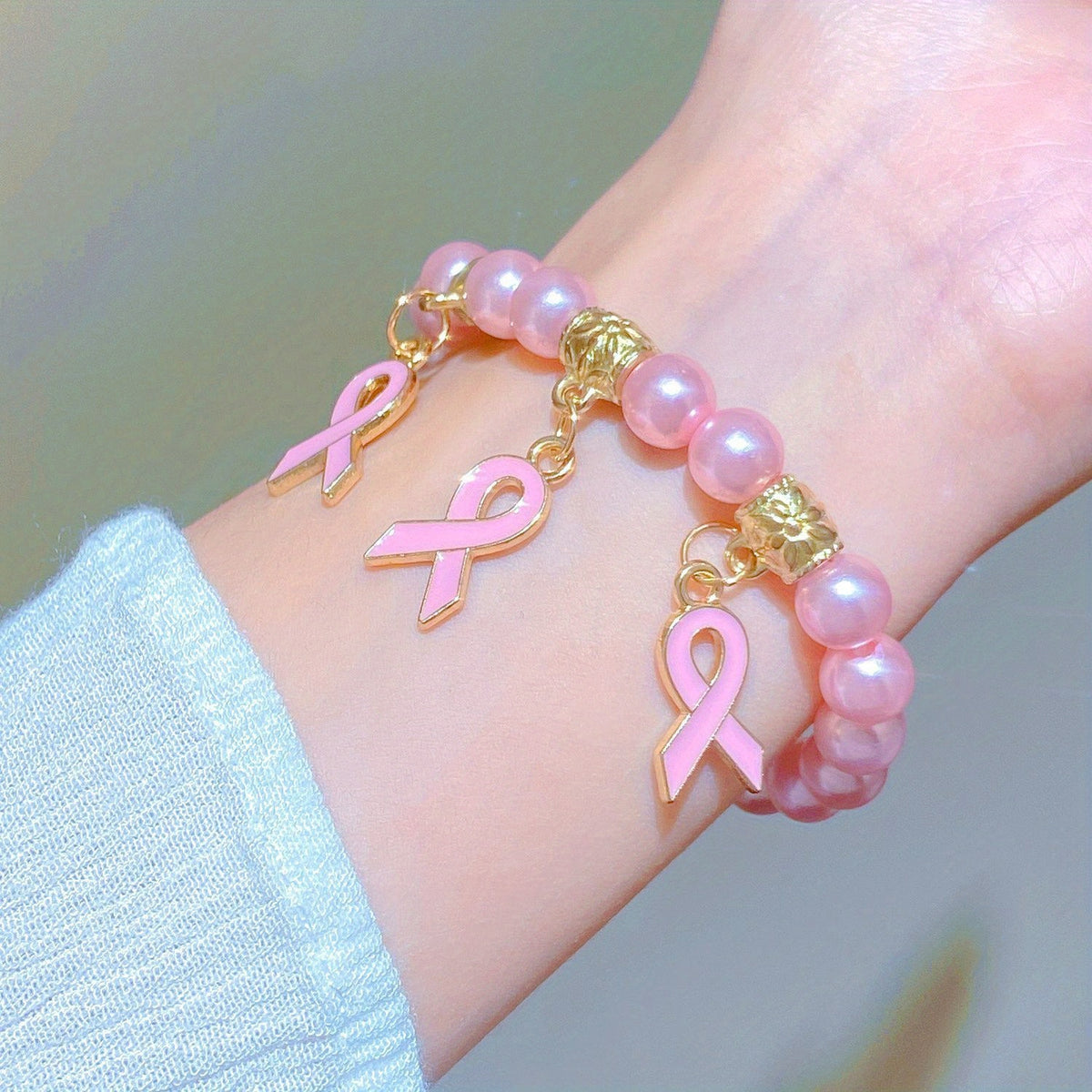 An Exquisite and Elegant Niche Light Luxury Pink Beaded Bracelet for Women, Suitable for Daily Versatile Wear, Designed to Support Breast Cancer Awareness