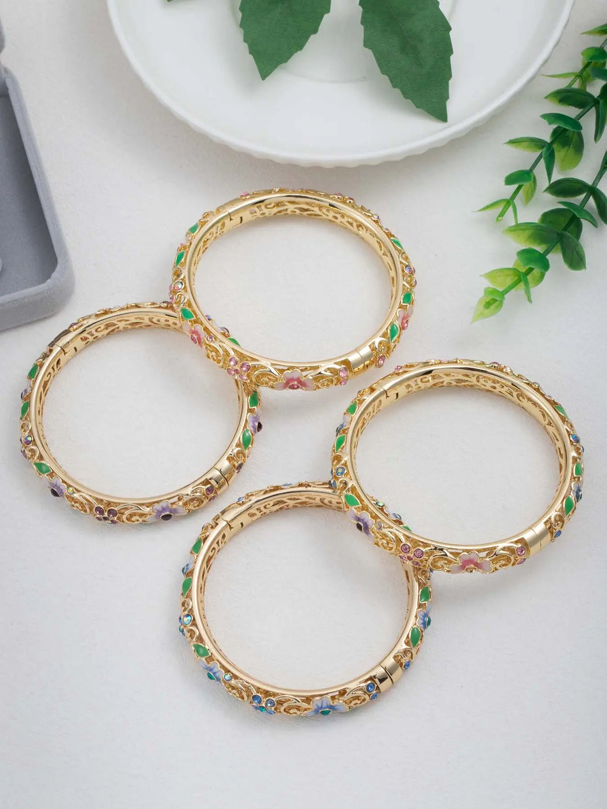 Luxury Elegant Enamel Bangle Bracelet with Artificial Zircon Inlay, Fashionable Bracelet Style, Exquisite Gift for Women & Girls, Perfect Gift for All Occasions